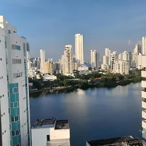 Oceanside 3-bedroom In Fun Tourist Area Cartagena